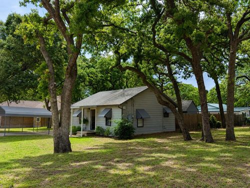 7521 Pawnee Trl, Lake Worth, TX, 76135-3844 | Card Image