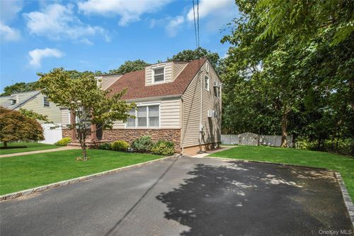 49 Norcross Ave, Bethpage, NY, 11714-3111 | Card Image