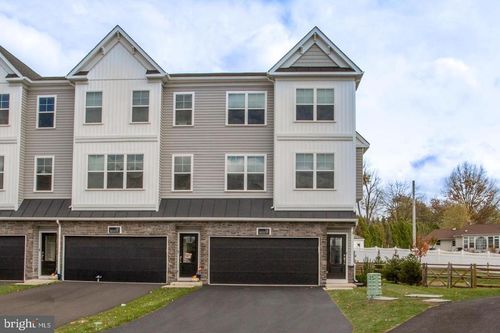12 Warren Dr, CHALFONT, PA, 18914-3413 | Card Image