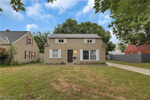 635 E 261st St, Euclid, OH, 44132-1914 | Card Image