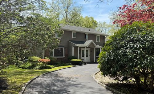 8 Lisa Dr, Huntingtn Sta, NY, 11746-5130 | Card Image
