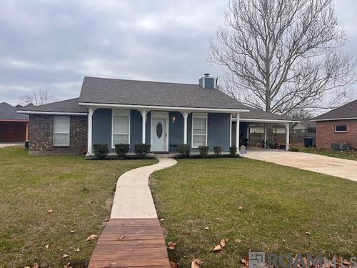 18025 Judith Dr, Zachary, LA, 70791-8215 | Card Image