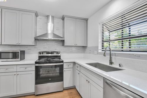 900 Southampton 142, Benicia, CA, 94510 | Card Image