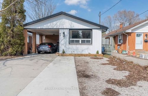 82 Emery St W, London, ON, N6J1R8 | Card Image