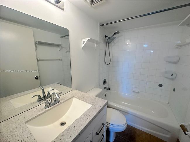 APT-302 - 2731 Ocean Club Blvd, Condo with 2 bedrooms, 2 bathrooms and null parking in Hollywood FL | Image 22