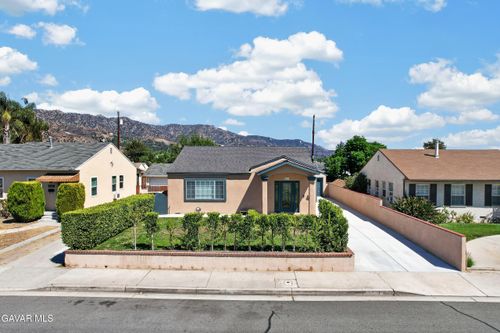 2210 N Buena Vista St, Burbank, CA, 91504-3308 | Card Image