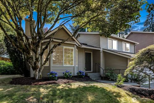 14855 Se 10th Pl, Bellevue, WA, 98007-5837 | Card Image