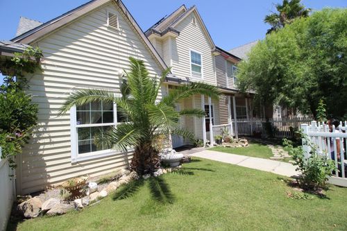 524 21st Avenue, Bakersfield, CA, 93301 | Card Image