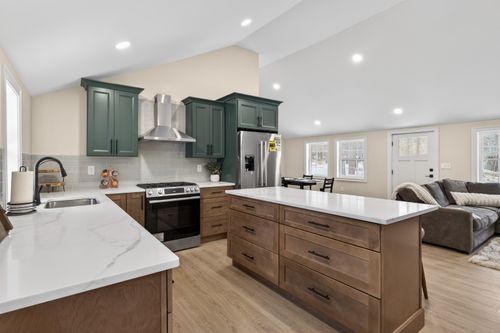 33 Mccrillis Rd, Nottingham, NH, 03290-5203 | Card Image