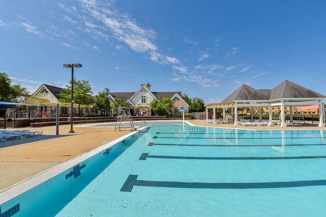 Another view of the lane line section of the pool. | Image 36