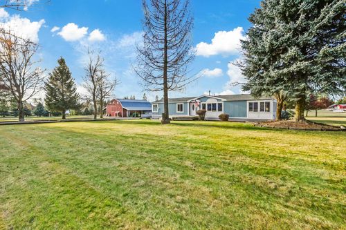 21905 N Chronicle Ln, Chattaroy, WA, 99003-8502 | Card Image