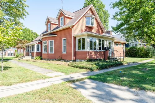 201 Sycamore St E, Three Oaks, MI, 49128-1183 | Card Image