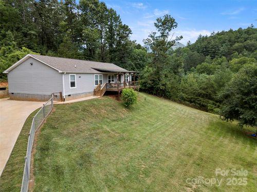 40 Sunset Hts, Canton, NC, 28716-8746 | Card Image