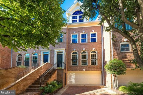 1503 N Colonial Ct, ARLINGTON, VA, 22209-1439 | Card Image