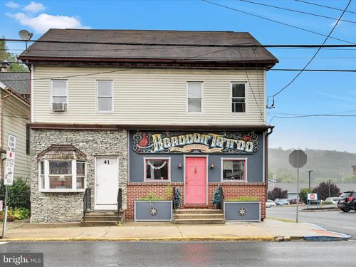 43-41 S Tulpehocken St, PINE GROVE, PA, 17963-1102 | Card Image