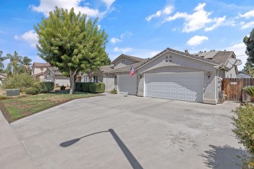 2426 E Harter Ct, Visalia, CA, 93292-1348 | Card Image