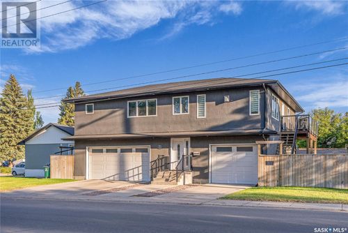 1902 Park Ave, Saskatoon, SK, S7J2B9 | Card Image