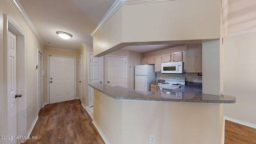 436-7800 Point Meadows Dr, JACKSONVILLE, FL, 32256-4606 | Card Image
