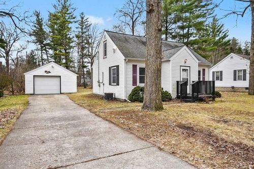 497 W Tittabawassee Rd, Sanford, MI, 48657-9703 | Card Image