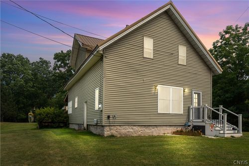 218 S Main St, Naples, NY, 14512-9509 | Card Image