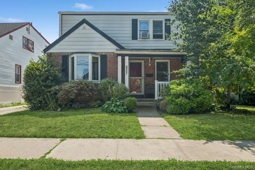 537 Madison Ave, West Hempstead, NY, 11552-2735 | Card Image