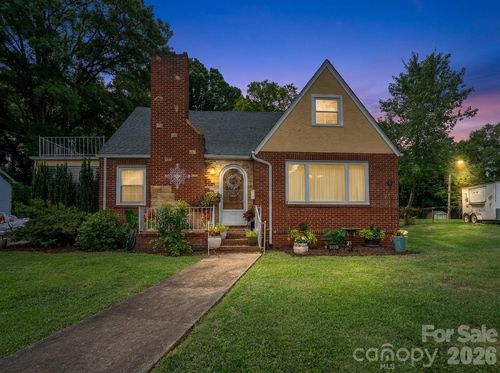 1017 Druid Cir, Charlotte, NC, 28206-2113 | Card Image