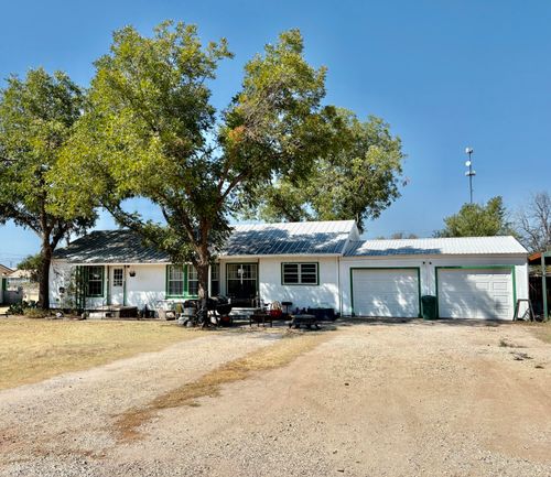1205 W 12th St, Robert Lee, TX, 76945-4913 | Card Image