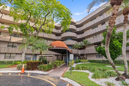 1001 Colony Point Circle, Pembroke Pines, FL, 33026 | Card Image
