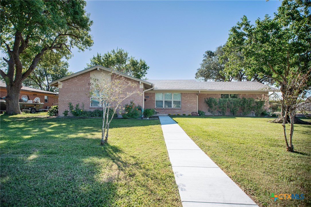 Larry Dr, Port Lavaca, TX 77979