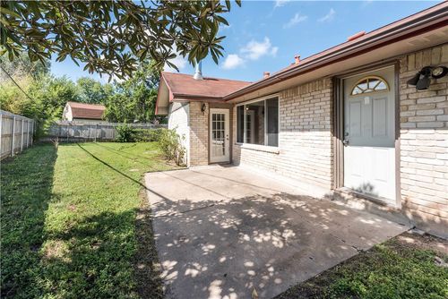 5505 Pendleton Ln, Austin, TX, 78723-5437 | Card Image