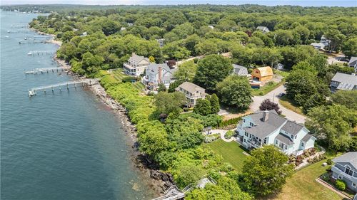 121 Seaside Dr, Jamestown, RI, 02835-3117 | Card Image