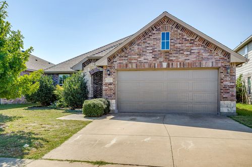 305 Chalkstone Dr, Fort Worth, TX, 76131-3998 | Card Image