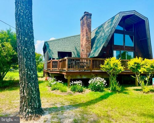 7080 Pine Dr, CHINCOTEAGUE ISLAND, VA, 23336-2112 | Card Image