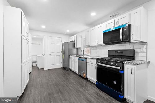524 York St, BURLINGTON, NJ, 08016-1628 | Card Image