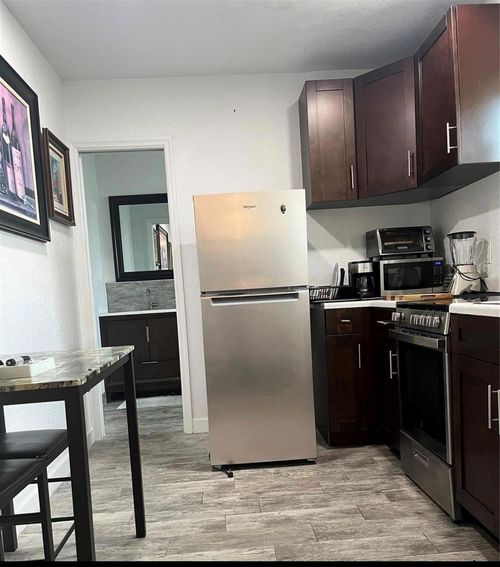 2001 N Park Rd, Hollywood, FL, 33021-4301 | Card Image