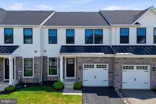 8034 Milltown Cir, CHELTENHAM, PA, 19012-1235 | Card Image
