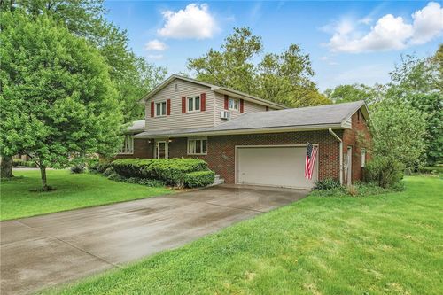1807 Memorial Dr, Farrell, PA, 16121-1505 | Card Image