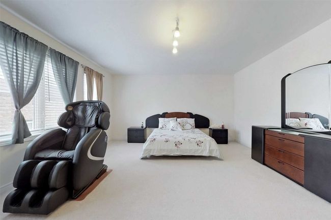 10 Gosling St, House other with 4 bedrooms, 5 bathrooms and 7 parking in Brampton ON | Image 28