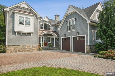 739 Harristown Road, House other with 7 bedrooms, 4 bathrooms and null parking in Glen Rock NJ | Image 3