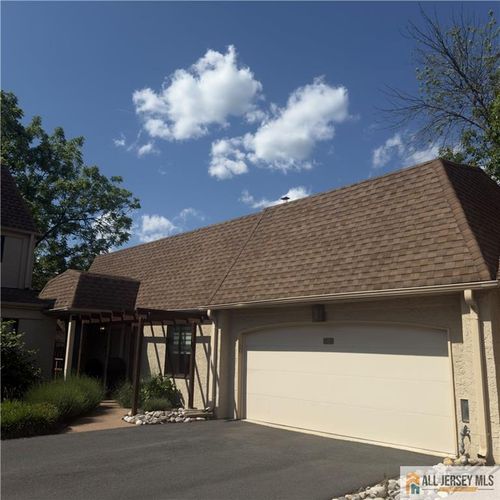 1002-2 Park Gate Dr, Edison, NJ, 08820-4025 | Card Image