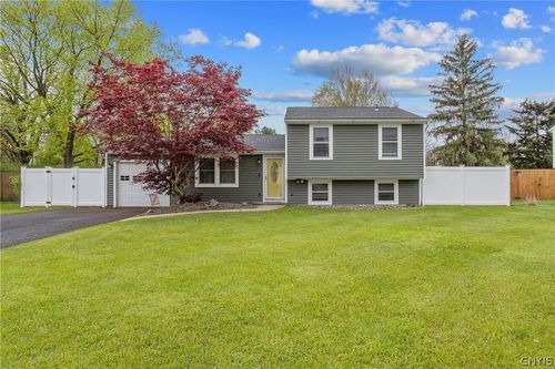 6020 Deersprings Rd, Cicero, NY, 13039-8323 | Card Image