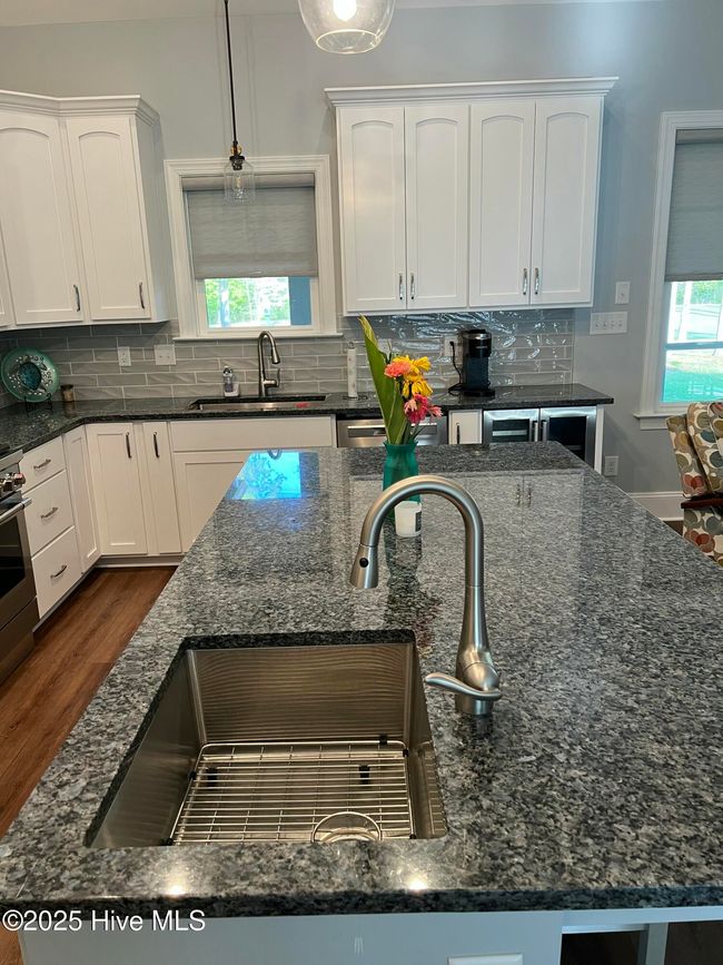 Prep Sink in Island | Image 17