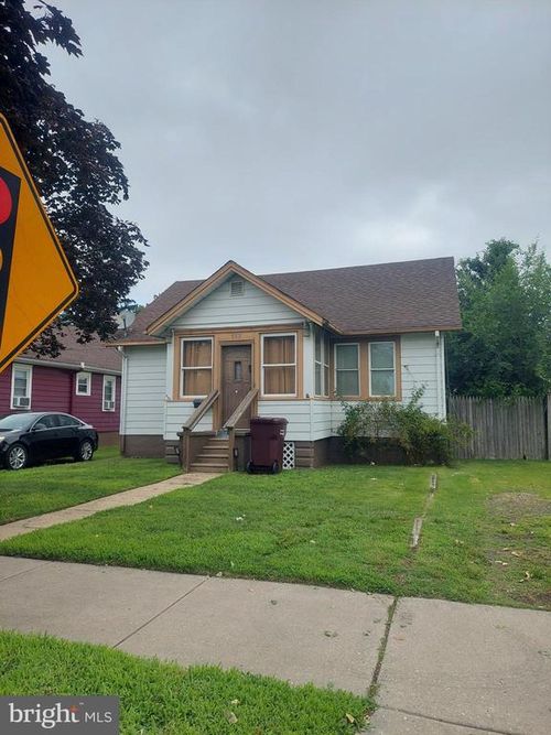 117 S Chester Ave, RIVERSIDE, NJ, 08075-3528 | Card Image