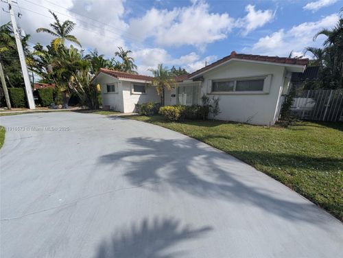 2003 N 45th Ave, Hollywood, FL, 33021-4107 | Card Image