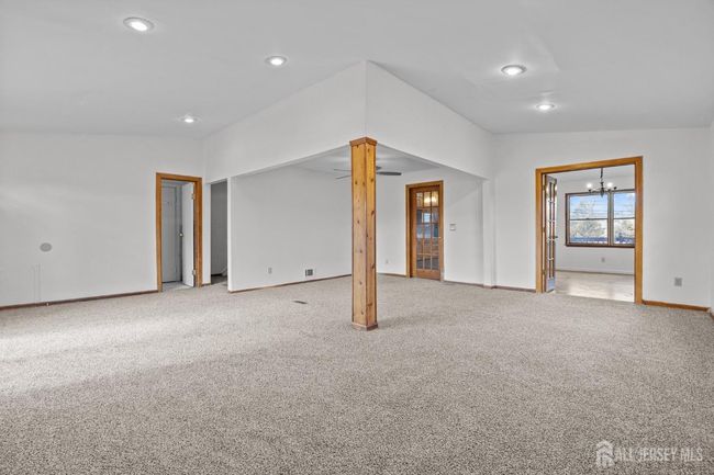1419 Highway 33, House other with 5 bedrooms, 3 bathrooms and null parking in Hamilton NJ | Image 9