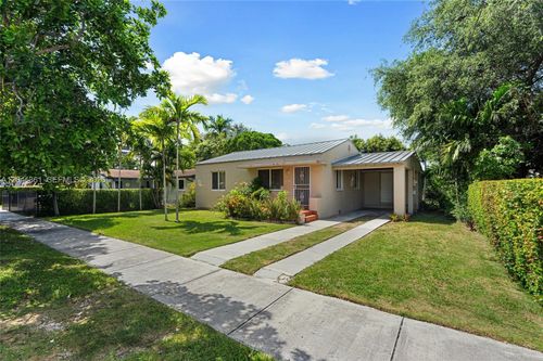 2750 Nw 4th St, Miami, FL, 33125-5046 | Card Image
