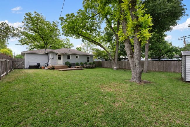 Large backyard | Image 28