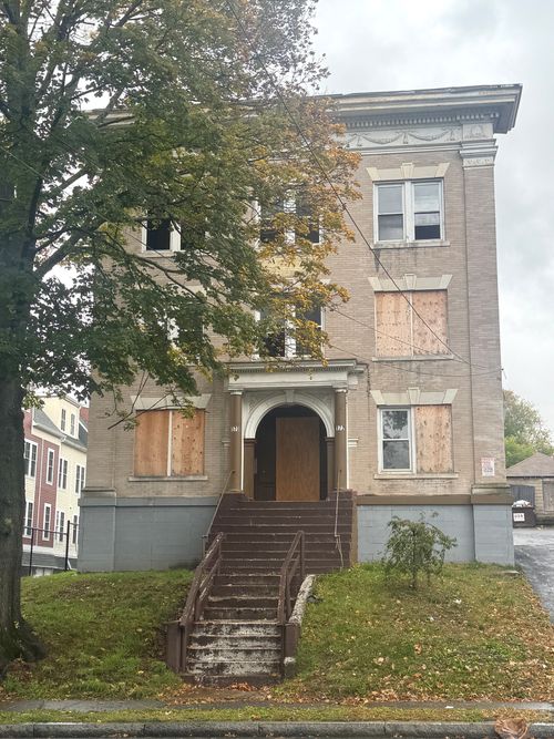 170 Park Ter, Hartford, CT, 06106-5345 | Card Image