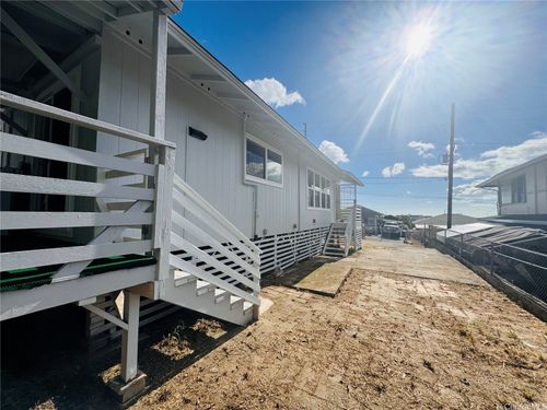 1592 Perry St, Honolulu, HI, 96819-3626 | Card Image