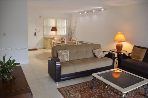 2-461 Ives Dairy Rd, Miami, FL, 33179-5403 | Card Image